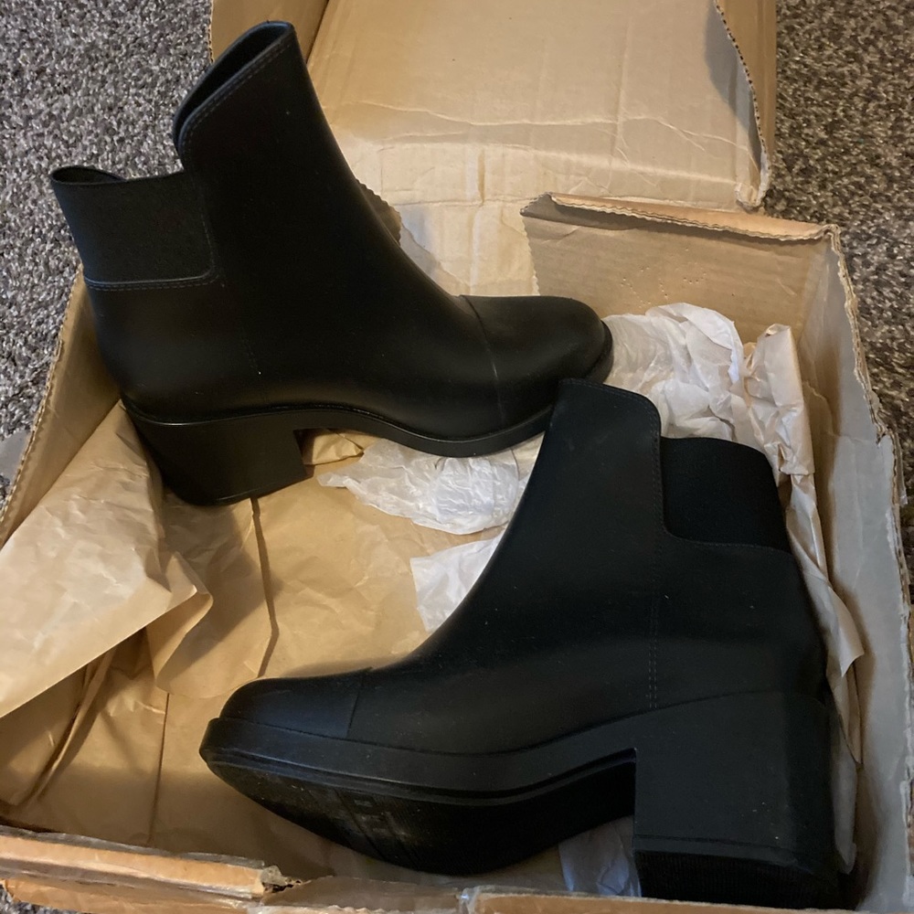 Melissa women’s elastic boot, black, size 7 M US
